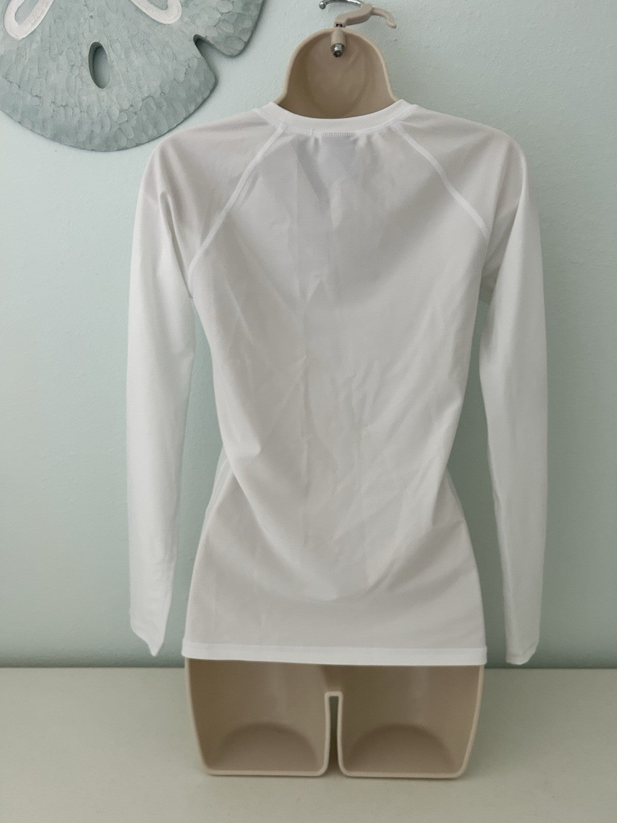 Volcom Rashguard UPF 50+ White Swim Top Size M Coverup