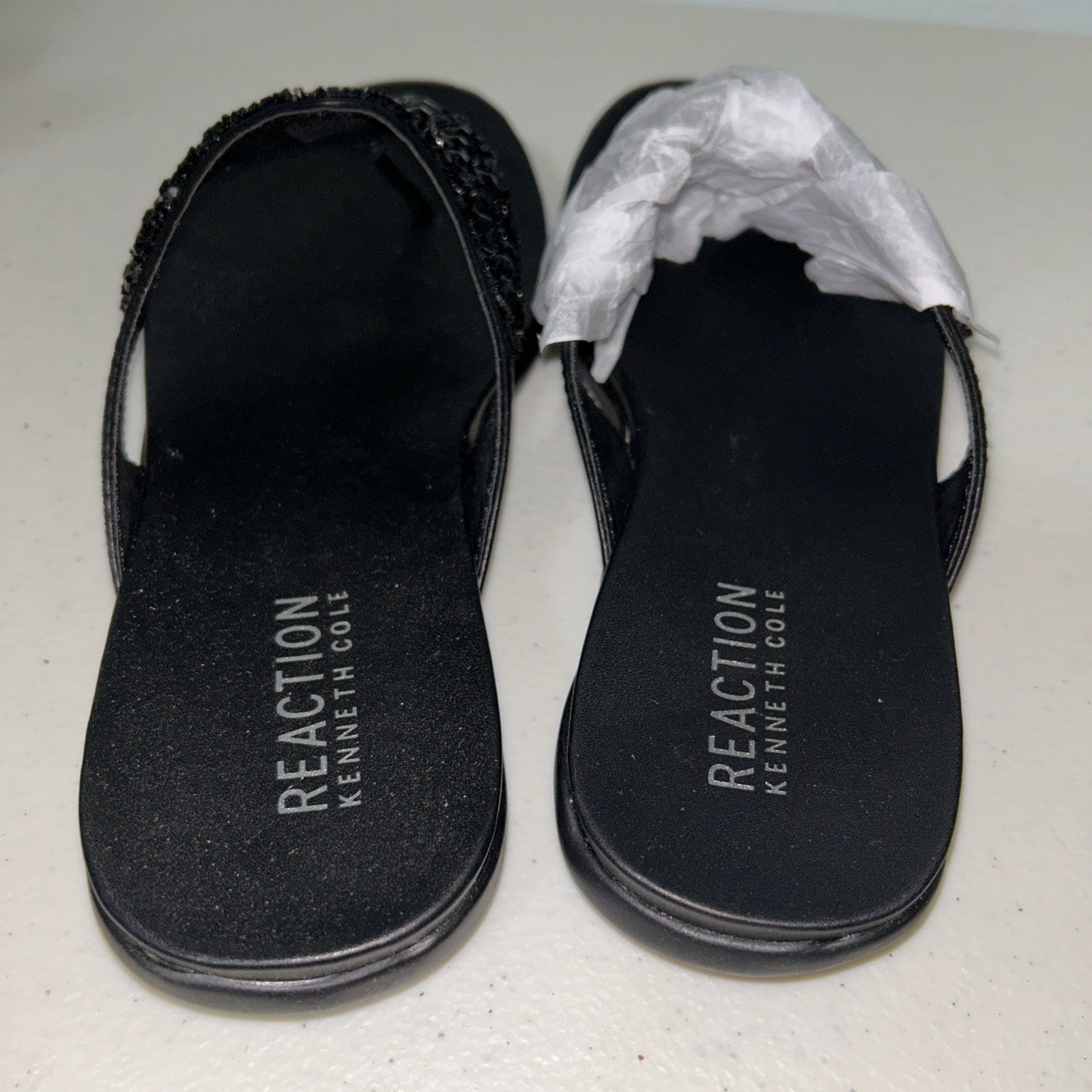 Kenneth Cole Reaction Glam-athon Women’s Flat 6.5 Sandals