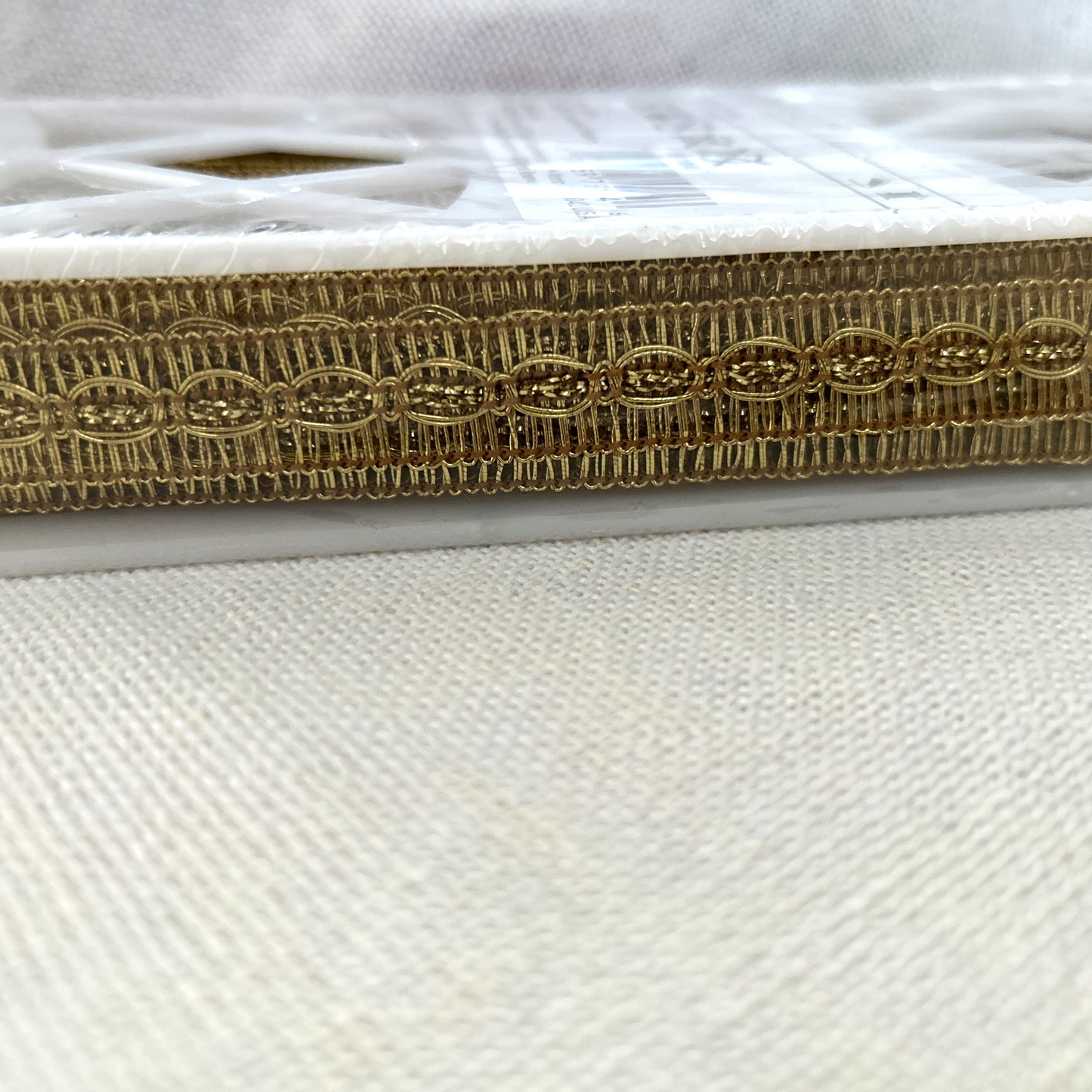 Simplicity Apparel And Craft Gold Wired Trim 18 Yards 1/2 Inch Width New