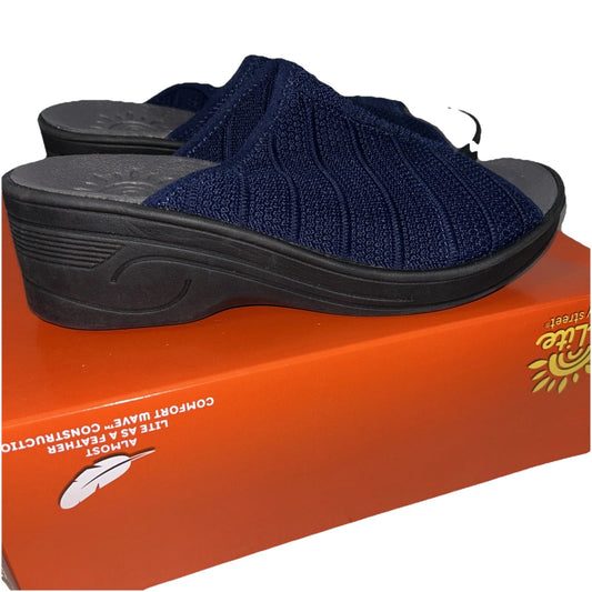 Solite By Easy Street Airy Navy Stretch Shoe Women’s Navy Size 9