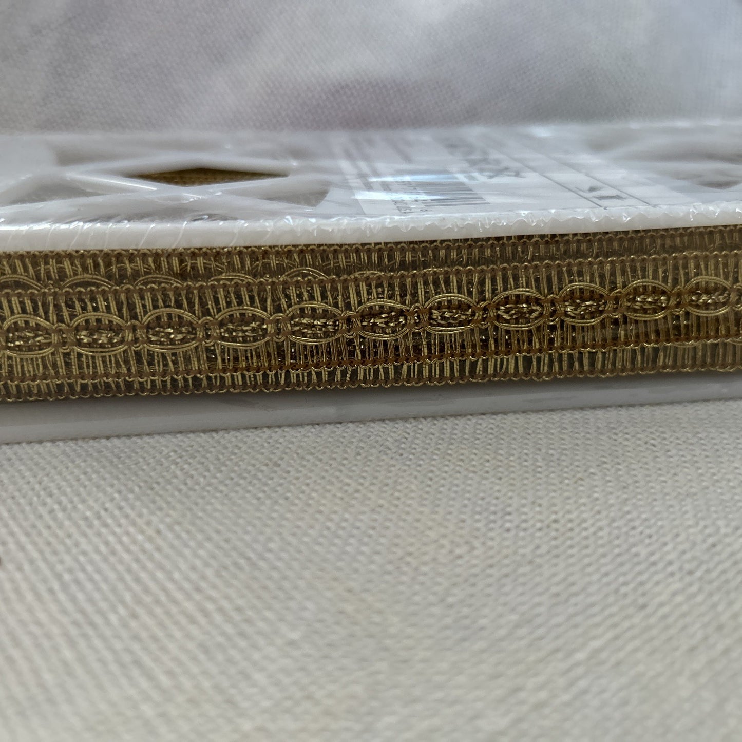 Simplicity Apparel And Craft Gold Wired Trim 18 Yards 1/2 Inch Width New