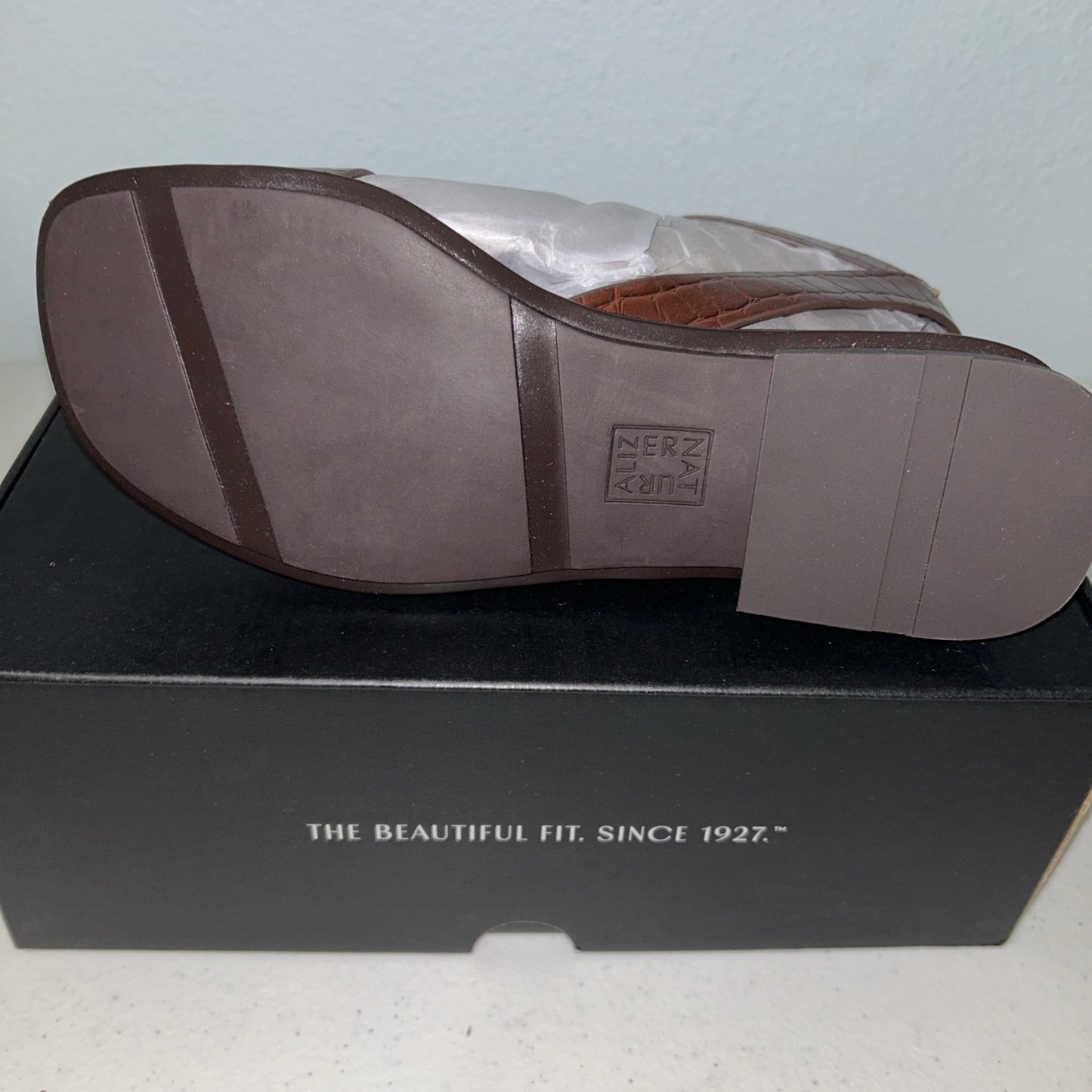 Naturalizer Brown Sandal 8 1/2 M Women’s Crocodile Gladiator Strap